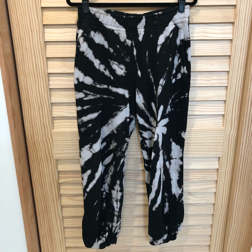 Cotton citizen black spiral tie dye sweat pants